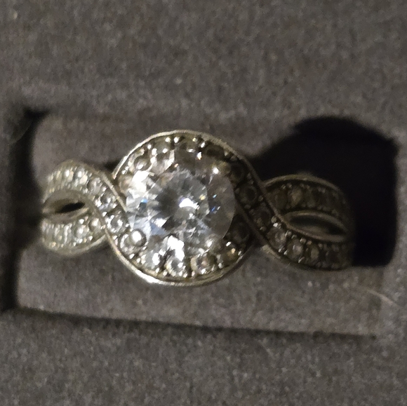Diamond Ring - Picture 2 of 6